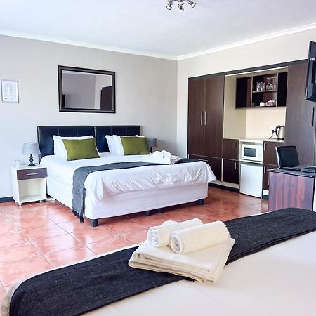 קייפטאון Ilanga Du Cap Hotel מראה חיצוני תמונה